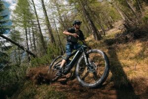 ce Bianchi tout-terrain fiable et résistant est le vélo électrique que vous recherchez.