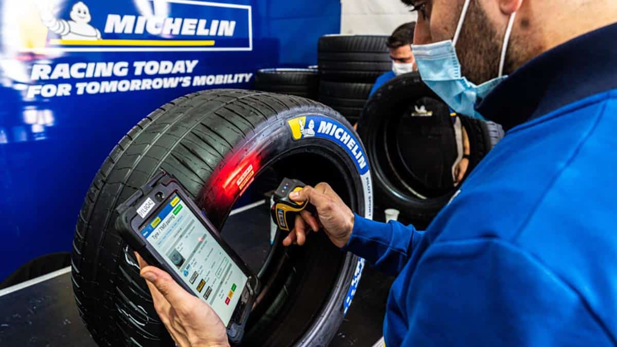 Les pneus de votre voiture ressemblent plus que vous ne le pensez à des pneus de course