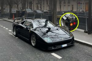 Ferrari F40 Noire vue à Paris