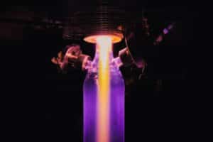 Les Etats-Unis innovent tous azimuts pour dominer le monde des voitures électriques avec un plasma à micro-ondes pour booster la production de batteries