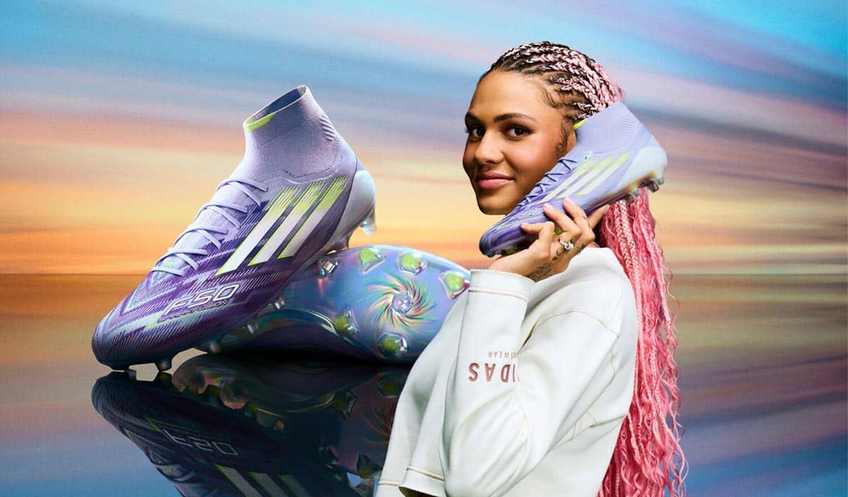 Chaussure de football adidas F50 SPARKFUSION vue de profil, conçue spécifiquement pour les femmes