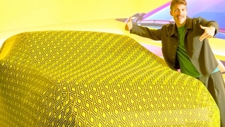 Grison de 'La Revuelta' au volant de sa voiture électrique