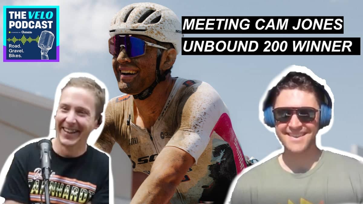 Vainqueur de l'Unbound 200, Cam Jones sur son vélo avec des pneus spéciaux et 200g de glucides par heure