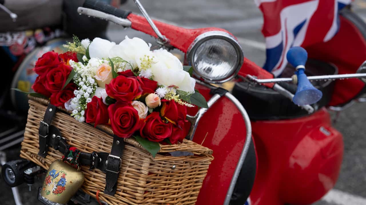 La Vespa célèbre ses 80 ans  licône italienne du scooter qui