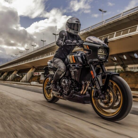 Suzuki dévoile les motos GSX-8TT et GSX-8T un style classique sublimé