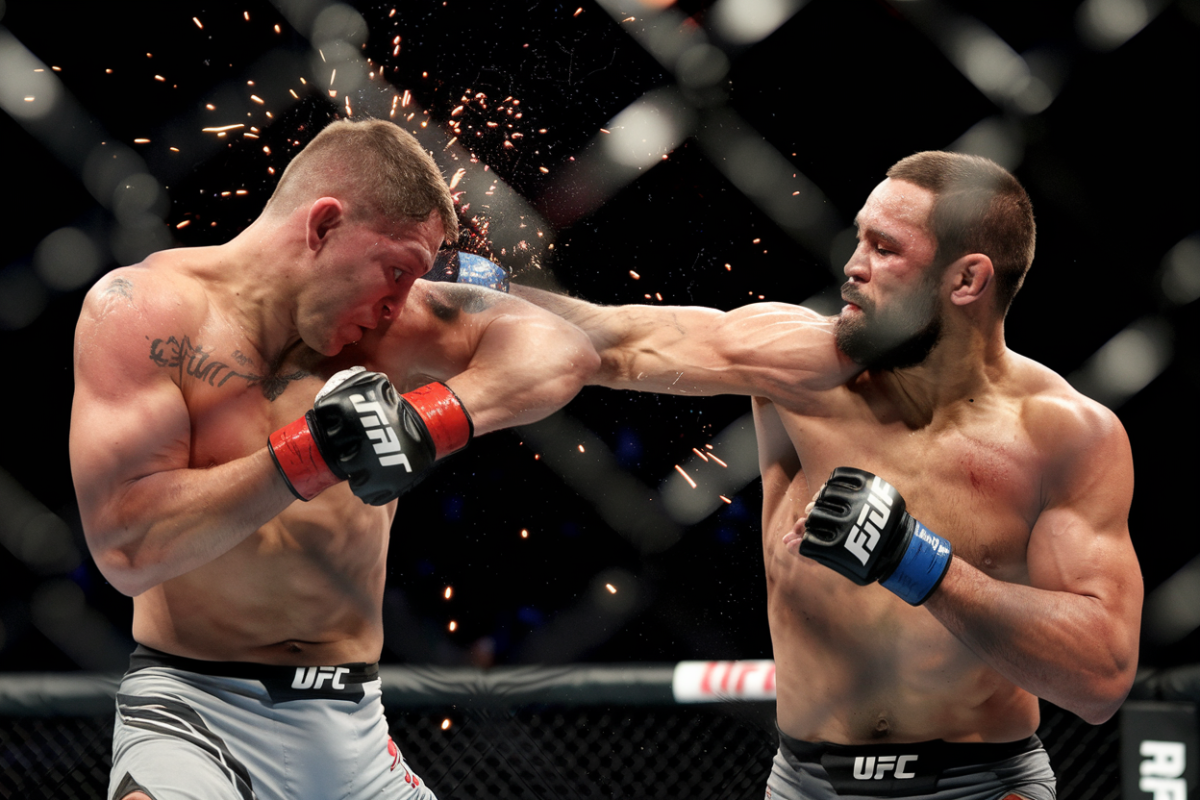 Ufc 319  Lerone murphy assomme aaron pico avec un