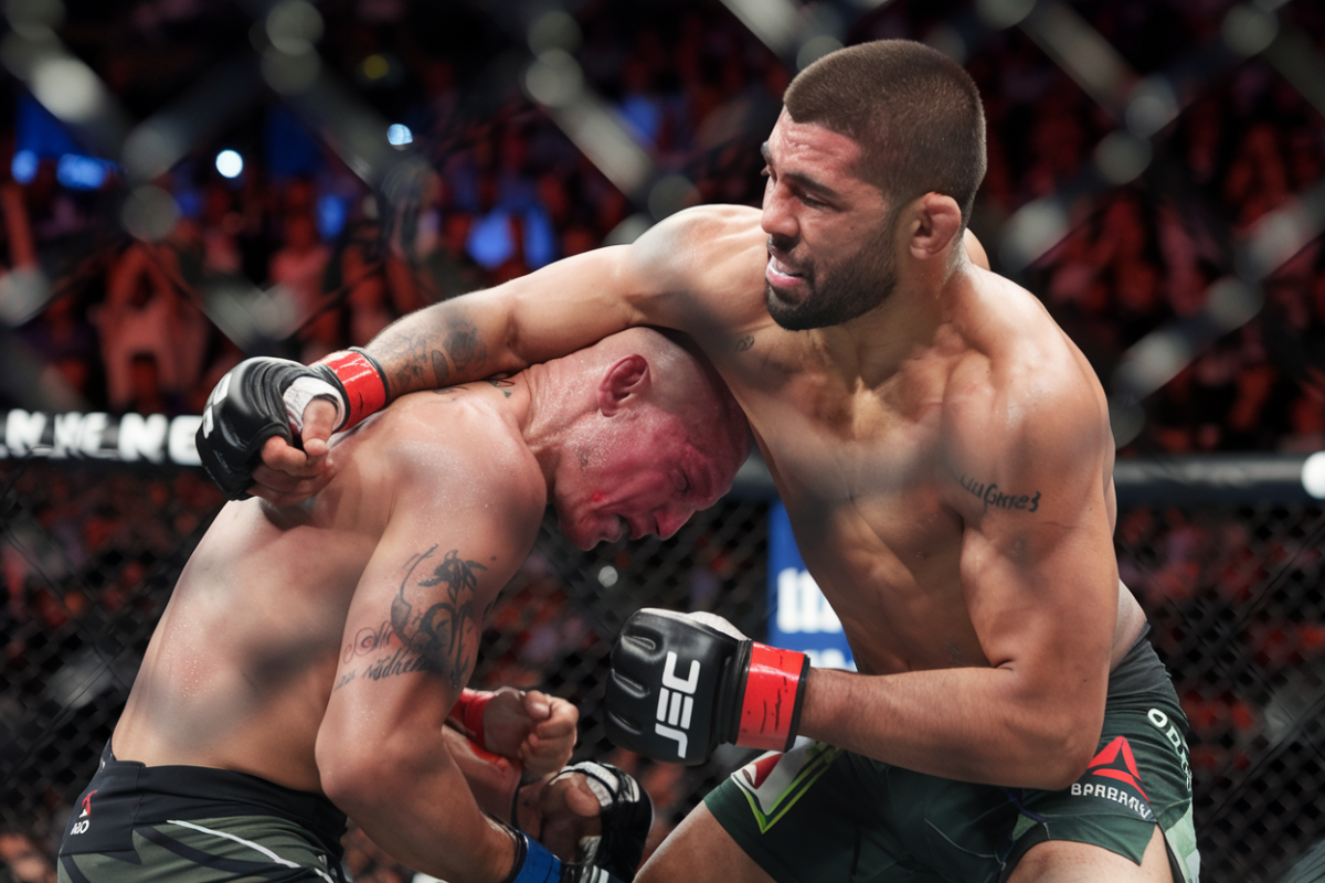 Ufc paris  Nassourdine imavov domine caio borralho dans un