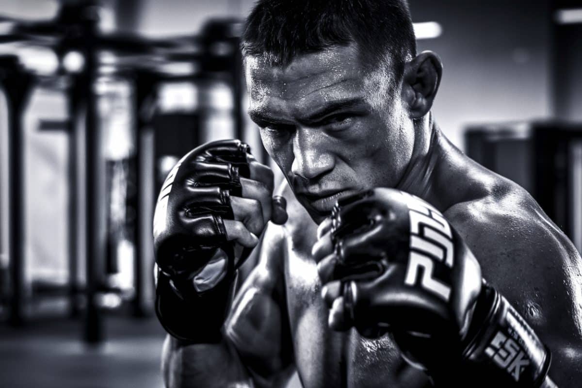 Un vétéran de l'ufc licencié après 15 combats découvre son renvoi sur instagram :