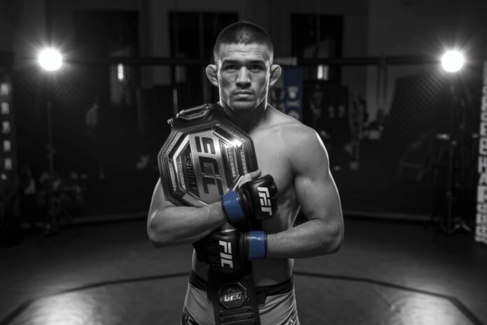 Khamzat chimaev explique son choix d'éviter le combat pour le titre contre nassourdine imavov