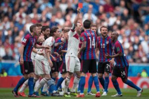 Quelle équipe de la premier league détient le record des expulsions en une saison ?