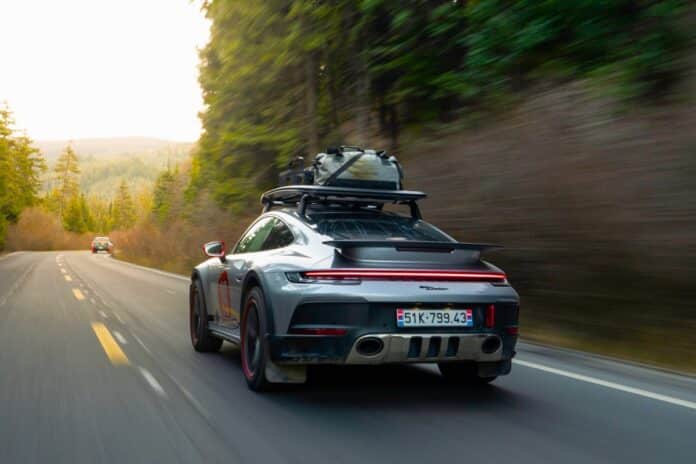Nguyen Hoang Anh fait un road trip en Porsche 911 Dakar de 32 000 km