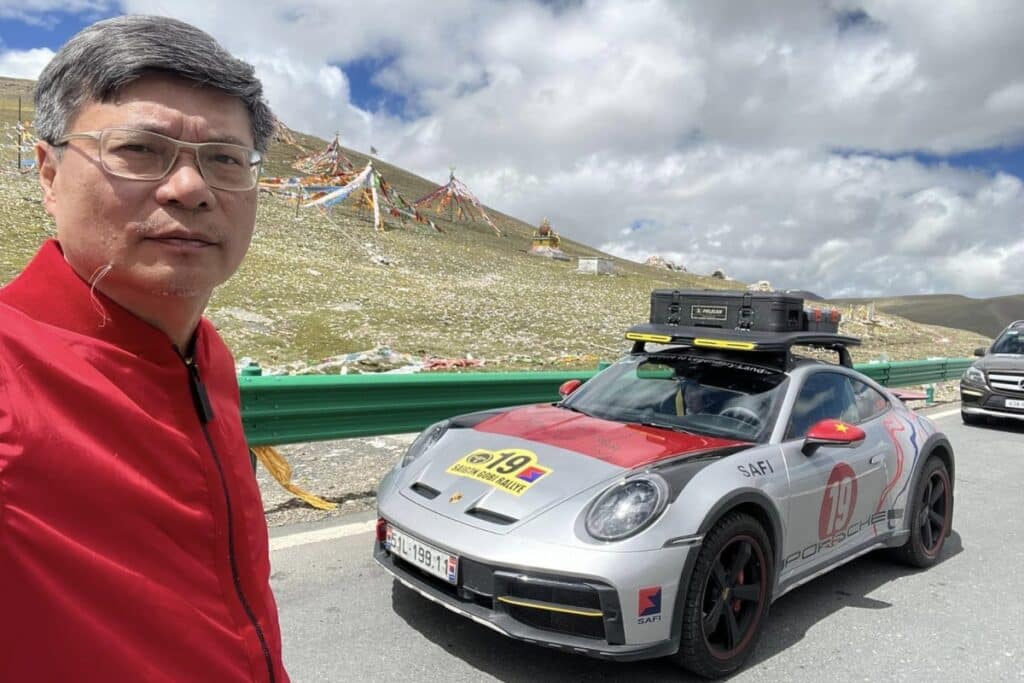 Nguyen Hoang Anh, premier propriétaire d’une Porsche 911 Dakar au Vietnam