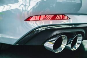 Des échappement sur les voitures électriques