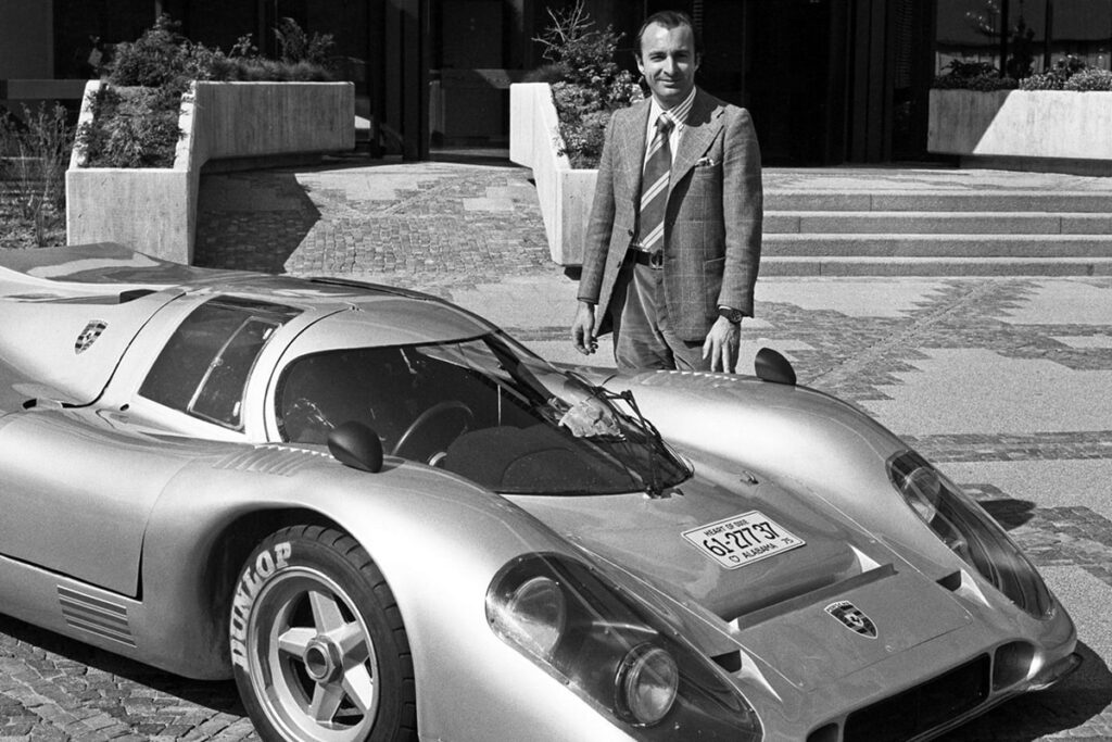 On y voit des images de la 917 en action - © Porsche