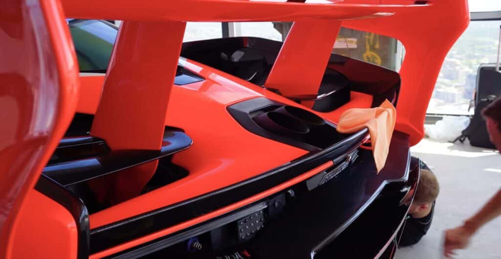 C’est probablement la seule peinture à avoir une durée de vie limitée - © Adrian Portelli sur YouTube