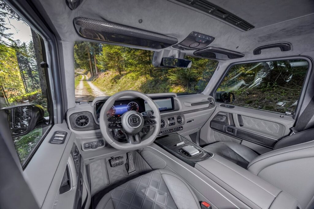 Le véhicule est équipé d’un système audio Burmester 3D Surround, de sièges chauffants et d’un affichage tête haute - © Brabus