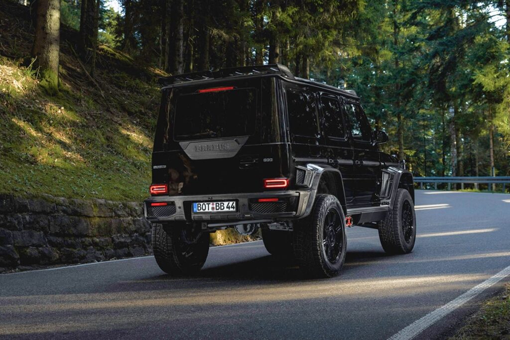 Avec des émissions de CO2 avoisinant les 465 g/km, les futurs propriétaires devront être prêts à faire face à un malus écologique maximal - © Brabus