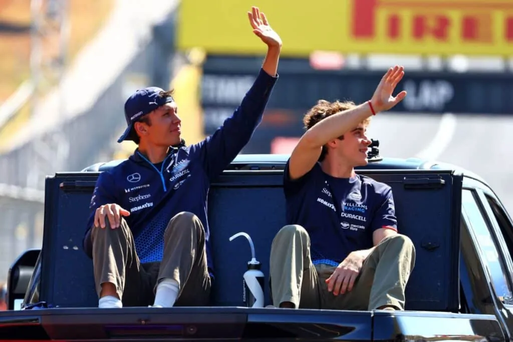 D’après lui, les rumeurs d'un remplacement par Franco Colapinto (à droite) ne sont pas infondées - © Williams Racing
