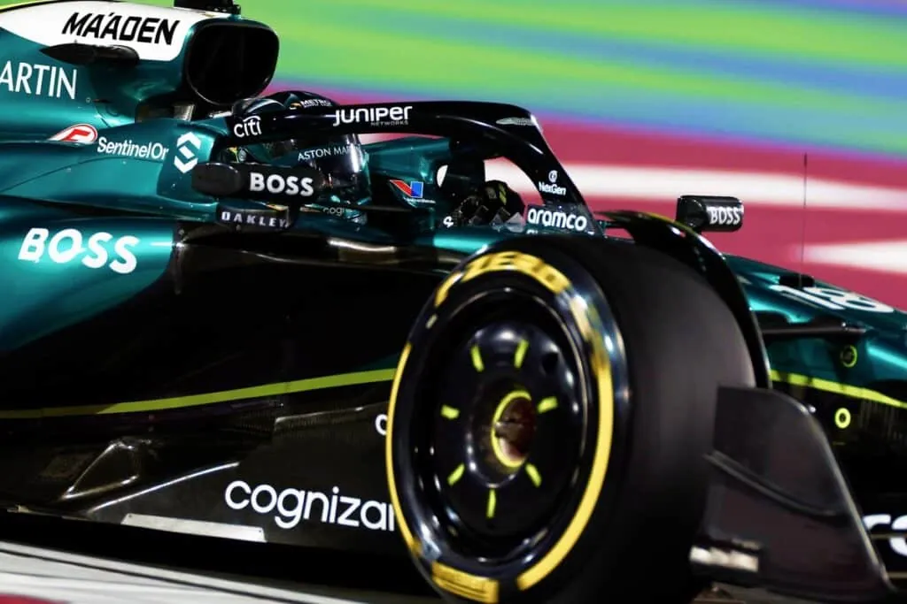 Alonso n’a pas caché sa déception par rapport aux performances de sa voiture - © Aston Martin