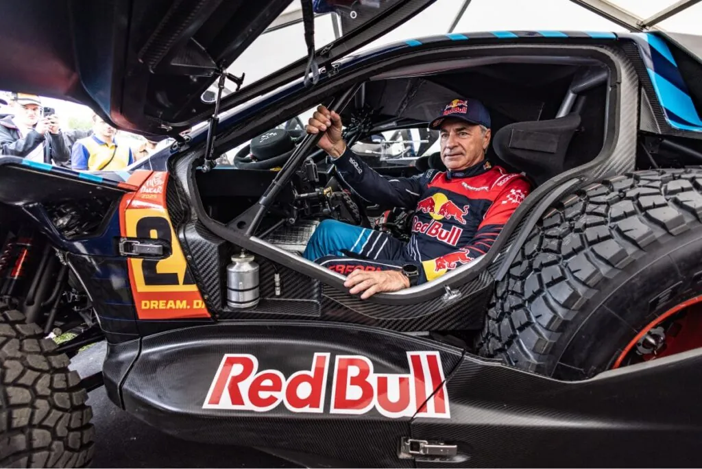 Carlos Sainz Sr au dévoilement du Ford Raptor T1+ - © Kin Marcin - Red Bull Content pool