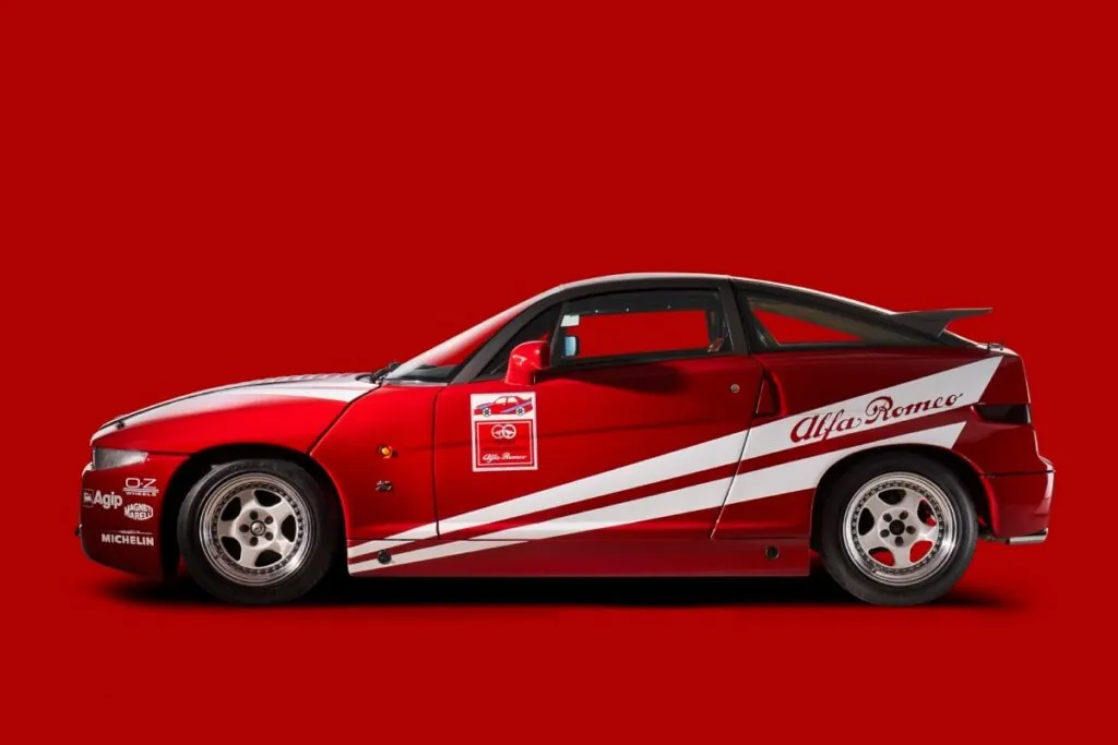 Actuellement listée à 185 000 €, son prix reflète à la fois son exclusivité et son histoire remarquable.