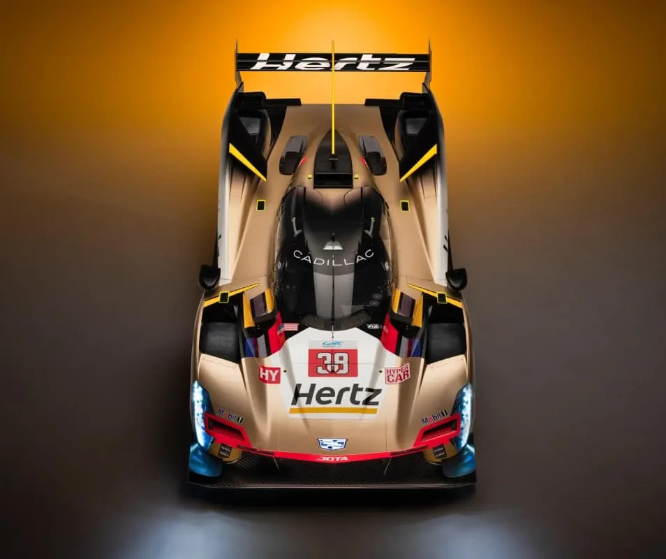 La livrée Hertz Racing Gold, déjà aperçue sur les Porsche 963 de JOTA, mélange parfaitement esthétique et efficacité.