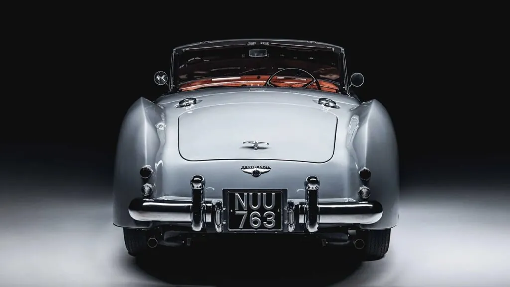 Cette Bentley Locomotive est entièrement fonctionnelle et destinée à être conduite.