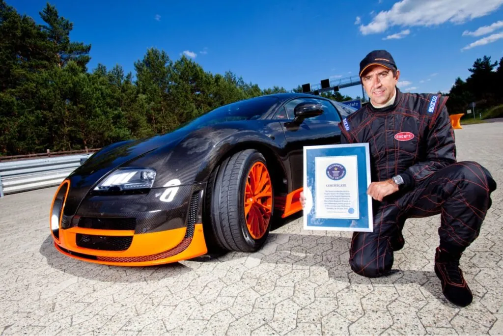 Bugatti a repoussé les limites encore plus loin avec la version Super Sport, poussant la puissance à 1 200 chevaux et établissant un record de 431 km/h.