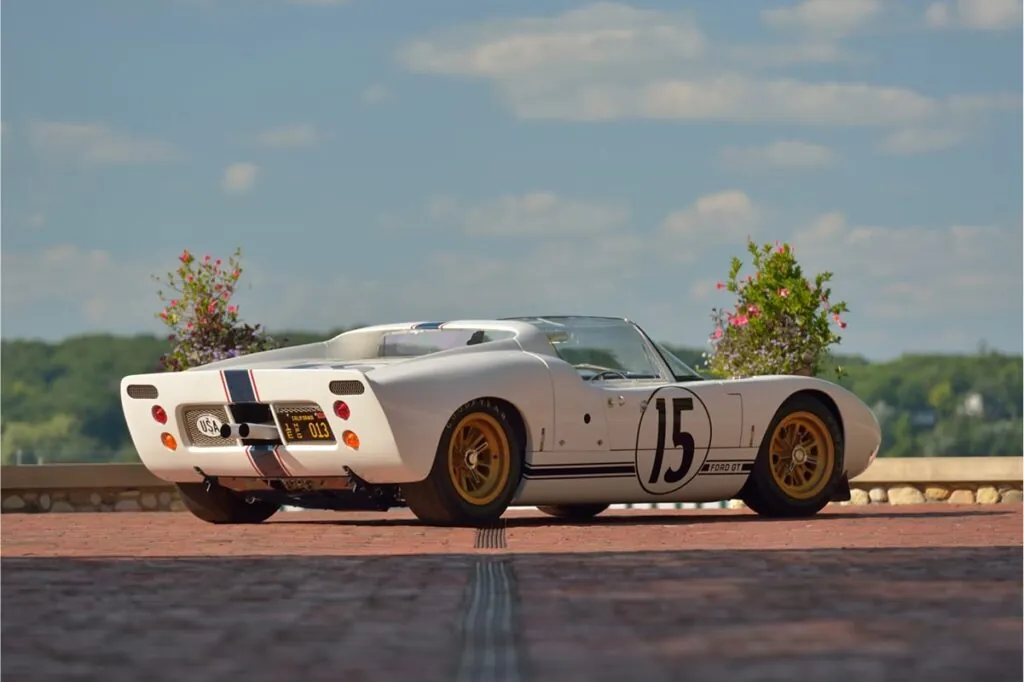 Le projet roadster a été abandonné au profit des versions coupé, jugées plus adaptées à l’endurance - © Mecum Auctions