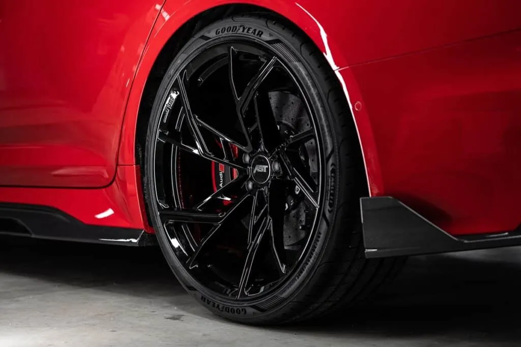 Contrairement aux jantes standards, celles d’ABT sont forgées sur mesure et ultra-légères, spécialement conçues pour les véhicules haute performance - © ABT Sportsline