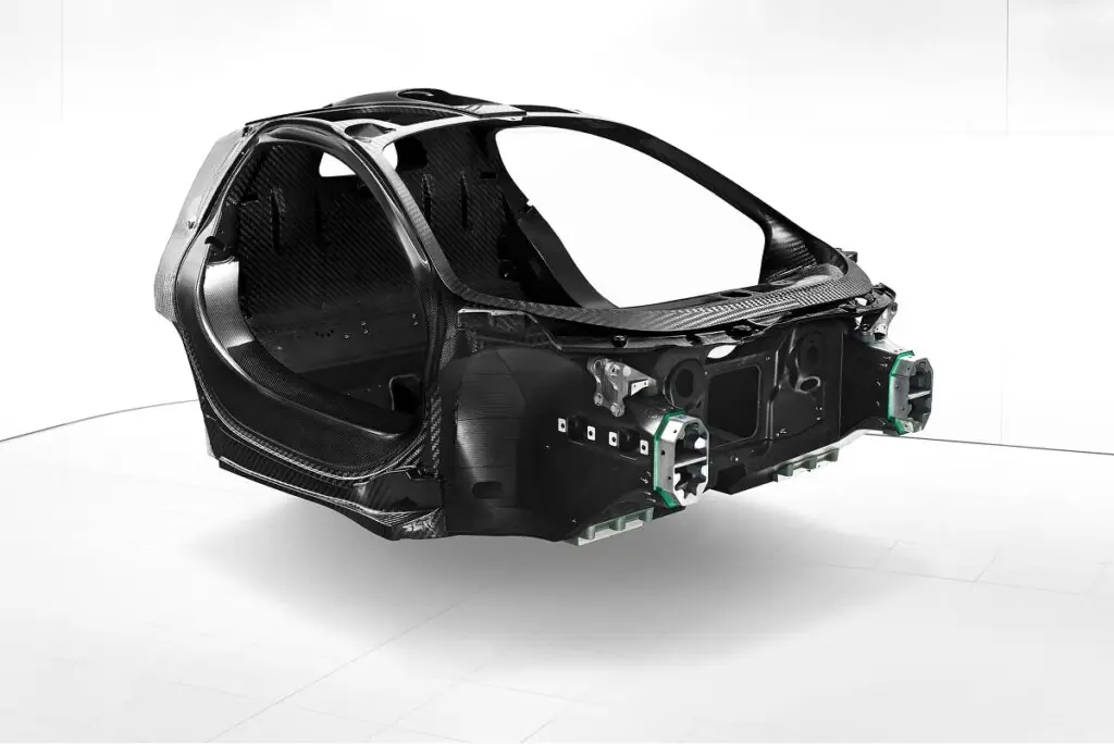Châssis monocoque en fibre de carbone de la P1 - © McLaren
