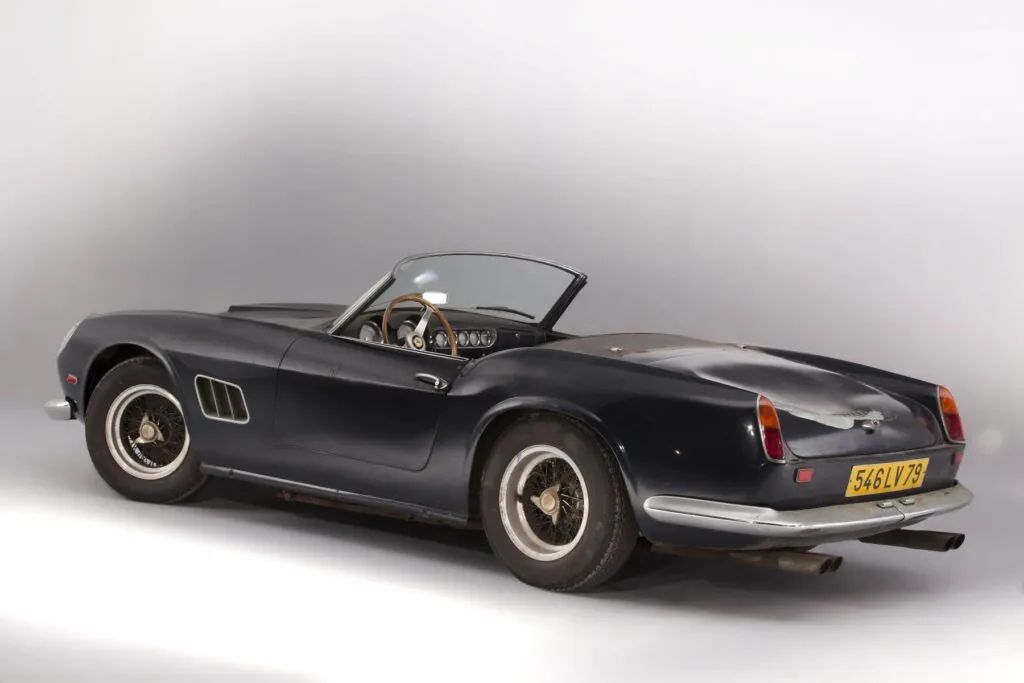 Ferrari 250 GT California Spyder appartenant à la collection Baillon vendue en 2015 pour 16,28 millions d'euros - © Artcurial
