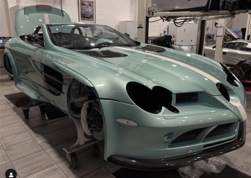 Bien que la SLR McLaren Roadster HDK soit une véritable bête de performance, elle conserve cet aspect raffiné qui fait la renommée de Mercedes-Benz - © Marco van Overbeeke sur Instagram