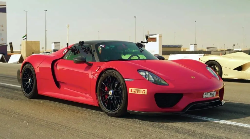 Porsche 918 Spyder - © Matt Watson carwow sur YouTube