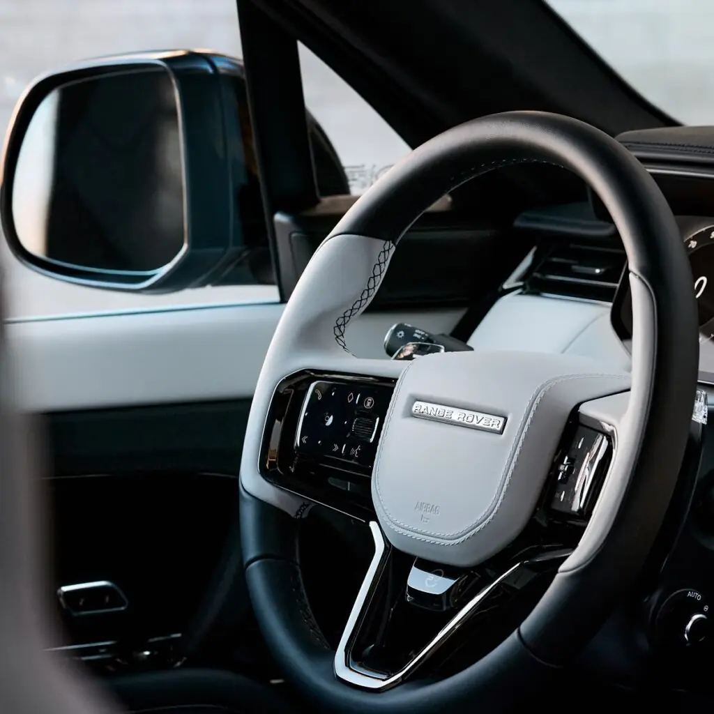 L’intérieur du Range Rover Sport SV Park City Edition mise sur le confort et l’exclusivité - © Land Rover