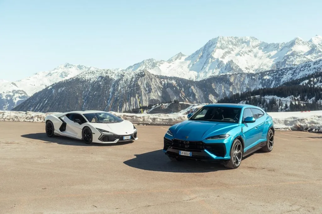 Au-delà du plaisir de conduire, cette escapade alpine était aussi l’occasion pour Lamborghini de mettre en avant son expertise en électrification - © Lamborghini