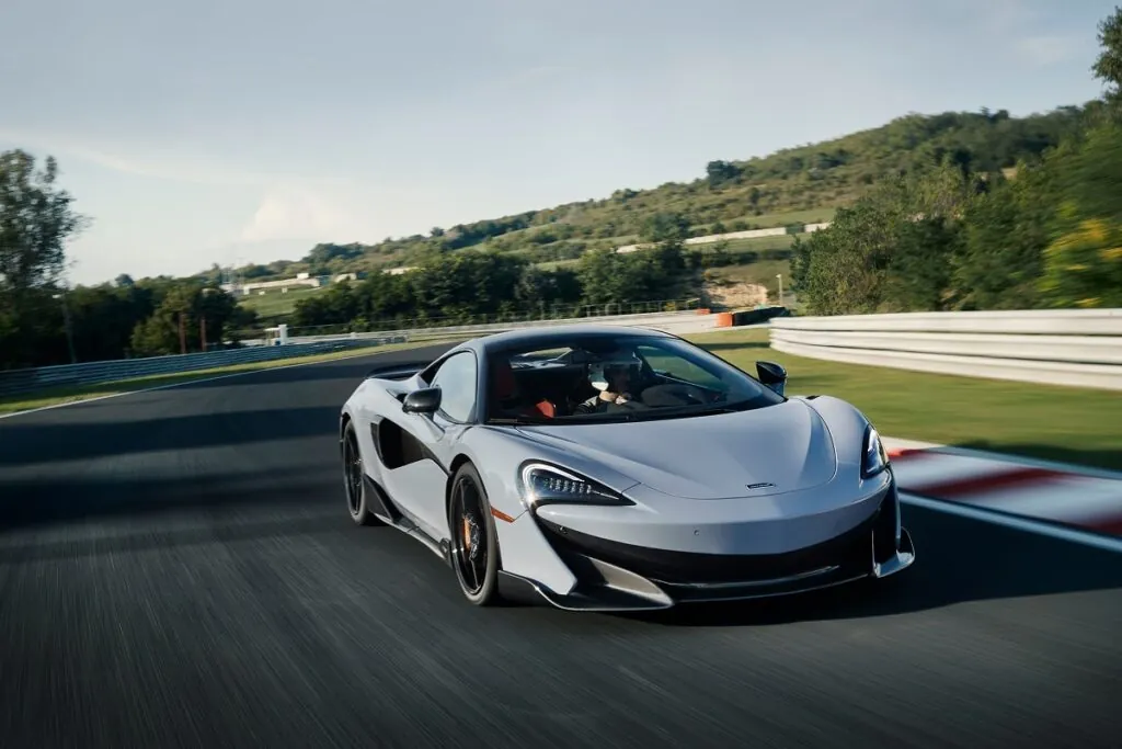 La 600LT a marqué l'introduction du concept LT dans la gamme Sports Series de McLaren - © McLaren Auto
