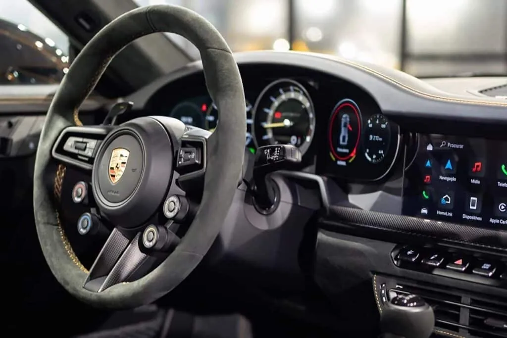 Cette 911 GT3 RS atteint une somme totale de plus de 500 000 $, faisant d'elle l’une des Porsche 911 (neuves) les plus chères - © Porsche