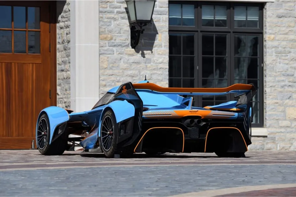 La Solus GT a été conçue pour évoluer sur des pistes comme une Formule 1 - © Mecum Auctions