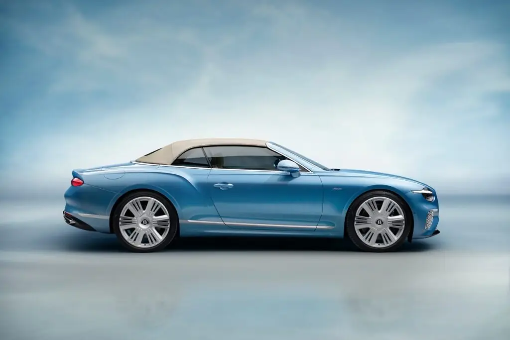 0 à 100 km/h en seulement 3,8 secondes pour la version Convertible - © Bentley