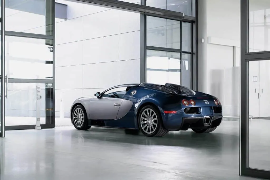 Il faudra attendre 2005 pour que la Bugatti Veyron 16.4 devienne réalité - © Bugatti